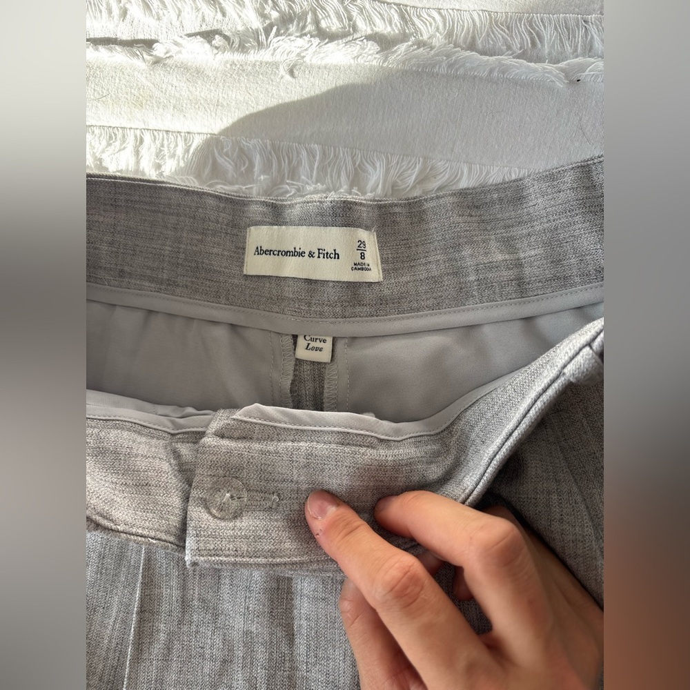 Curve Love A&F Sloane Tailored Short - Picture 6 of 6